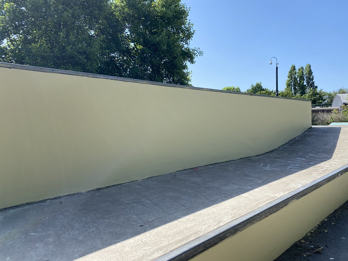 ChristianSurfer's tweet photo. Community coming together to spring clean Nailsea skatepark this morning - we made a real difference #communitywins #2021yearofhope @NSomTimes @nailseatown @SkateboardGB @ChristianSkater @csuk_csi @Sidewalkmag @NailseaSkate #lookafteryourskatepark https://t.co/vXipEWiqyu