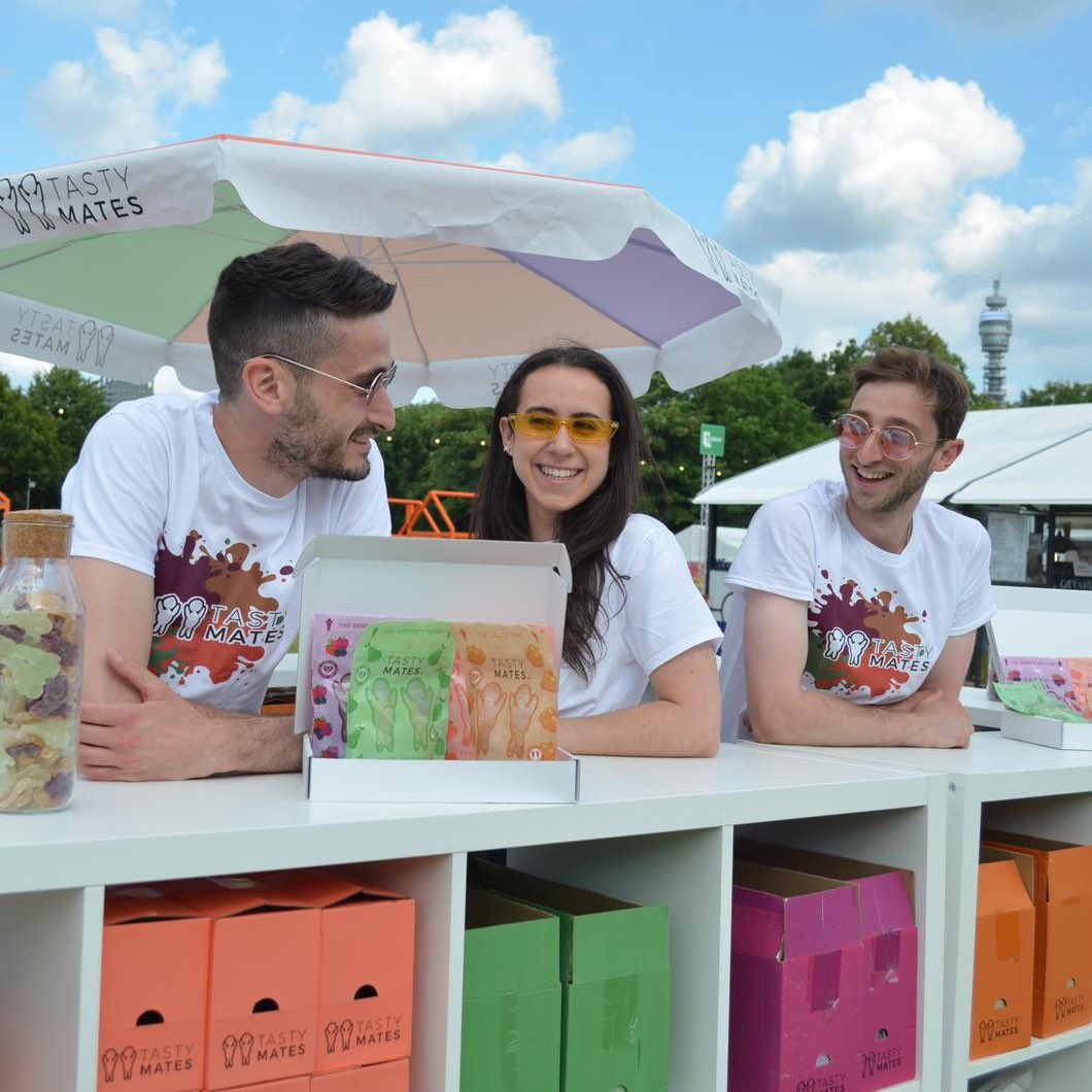 MatesTasty's tweet photo. Last weekend of @tasteofLondon to go! We’ve had an amazing time meeting all our new MATES over the past two weeks. A BlG thanks to everyone whose stopped by to chat, sample and buy our tasty sweets! 🍬🙌 https://t.co/llCZCDV91q