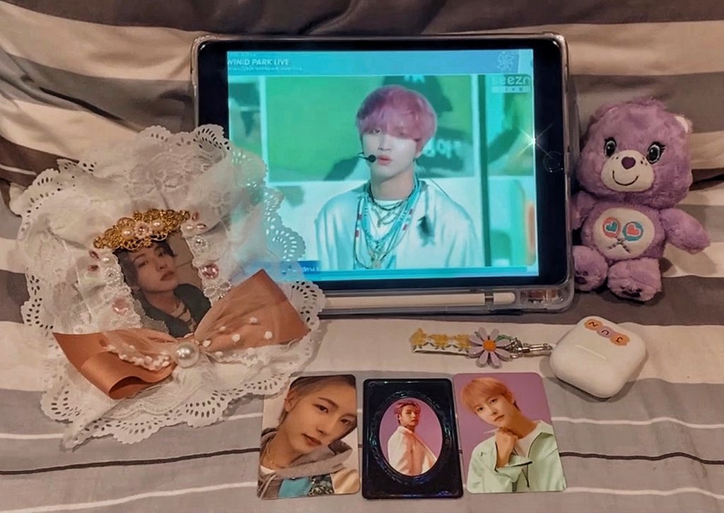 _eiderlee's tweet photo. 𝟶𝟶’𝚜✨🪞🦋🤲🏻💖 https://t.co/8JJxmw8jpk