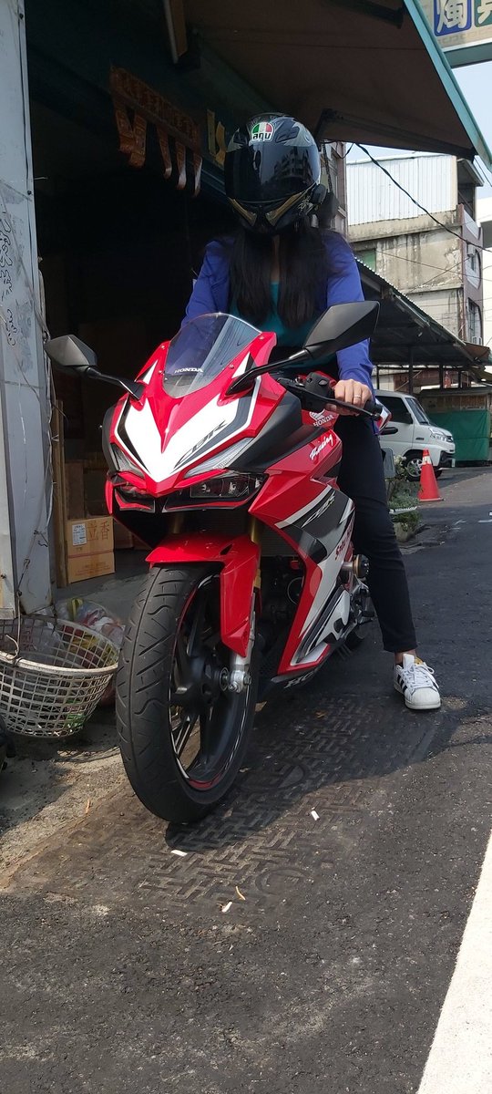 KDZRhoo's tweet photo. 剩下最後7盒櫻桃，有推友要支持嗎🥰

#櫻桃 #CBR250RR #福利 https://t.co/sV01Eh6rVb