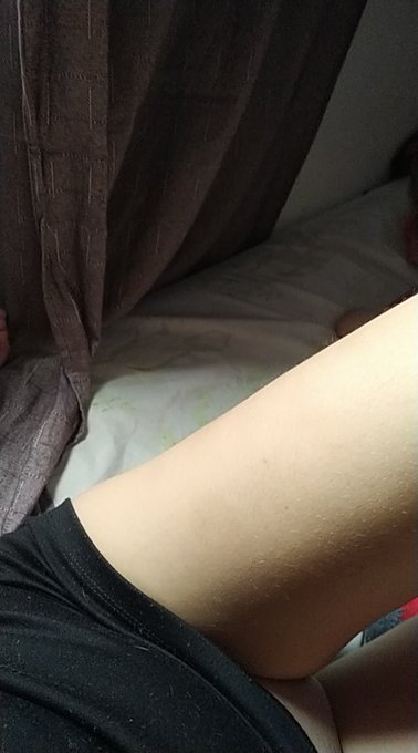 Bom dia meus amores, j&aacute; votaram no nosso v&iacute;deo no PornHub ??  https://t.co/blwfZC2uPc https://t.co/Q