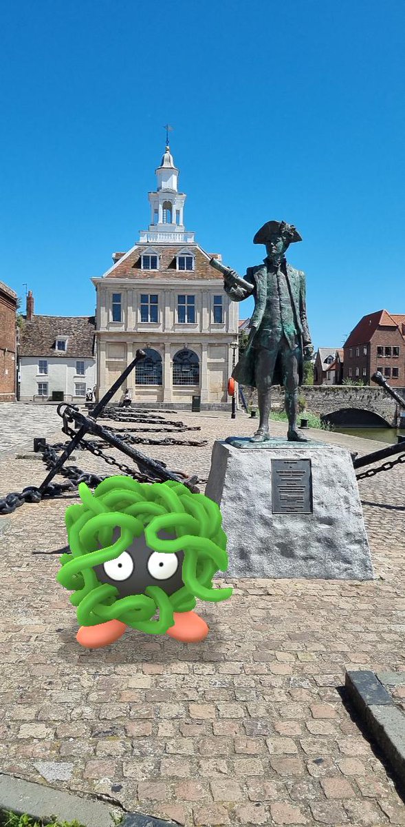 Gorgeous sunny day in Kings Lynn! 
Featuring the #CustomsHouse and #GeorgeVancouver and a fresh caught #shiny #Tangela 
#PokemonGOFest2021