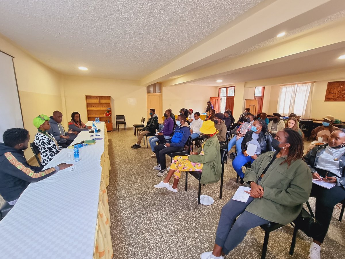 davidmuriithi's tweet photo. What do you get when @Brianmbunde @Misskihoro @Mwirigi share their creative journey with cohort participants @perFORMKe? You get a splurge of AWESOMENESS 👌🏽#Win #MusicBusiness #CreativesKE #PerformMusicIncubator #SatMorn https://t.co/oq0dvYWsc2