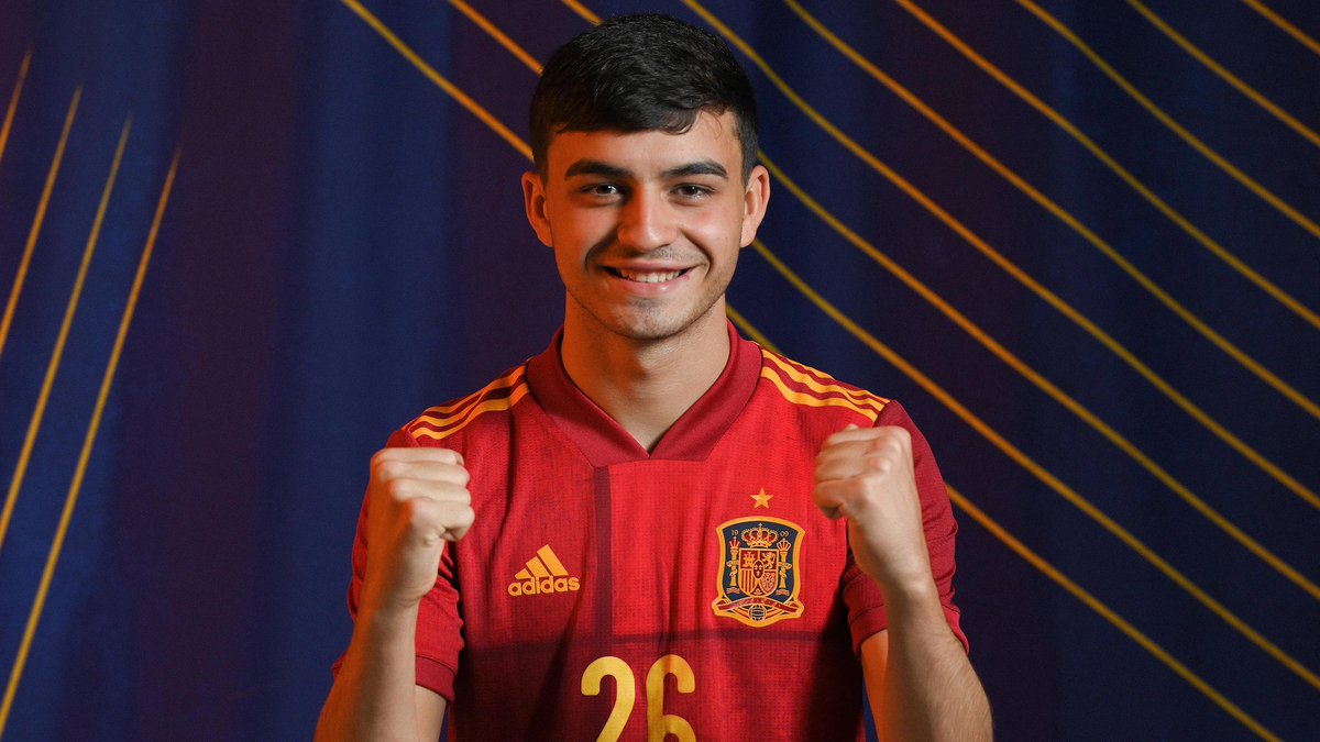 TheBoluSport's tweet image. Top Four Valuable Players after Euro 2020: 

Pedri value rise to €80m

Federico Chiesa value is at €70m ( most expensive Italian player)

Declan Rice value now at €70m

Gianluigi Donnarumma value rises by 5m to (€65m). 

#PlayerValues