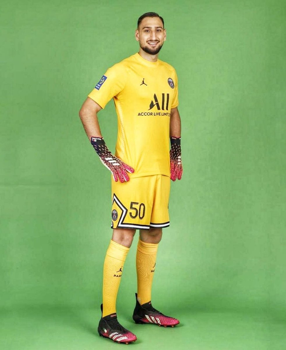 TheBoluSport's tweet image. Top Four Valuable Players after Euro 2020: 

Pedri value rise to €80m

Federico Chiesa value is at €70m ( most expensive Italian player)

Declan Rice value now at €70m

Gianluigi Donnarumma value rises by 5m to (€65m). 

#PlayerValues