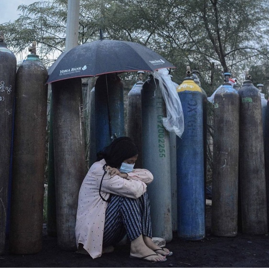 Dear Intl’ community, your condemnation statements failed to save us from bullets. 
This time round, pls at least put in effort to form links with locals on the ground. Reach out to us, fund us, send us resources. Stop watching us sink. Save us from our literal suffocations.