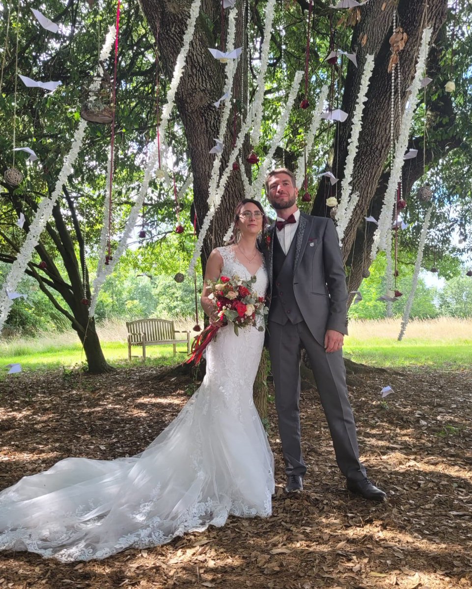 Une page se tourne, presque 2 ans de préparatifs, beaucoup de stress puis de l'émotion, des rires, des surprises , de la folie et une grande fête ! 
Que du bonheur !
😁😄🥰