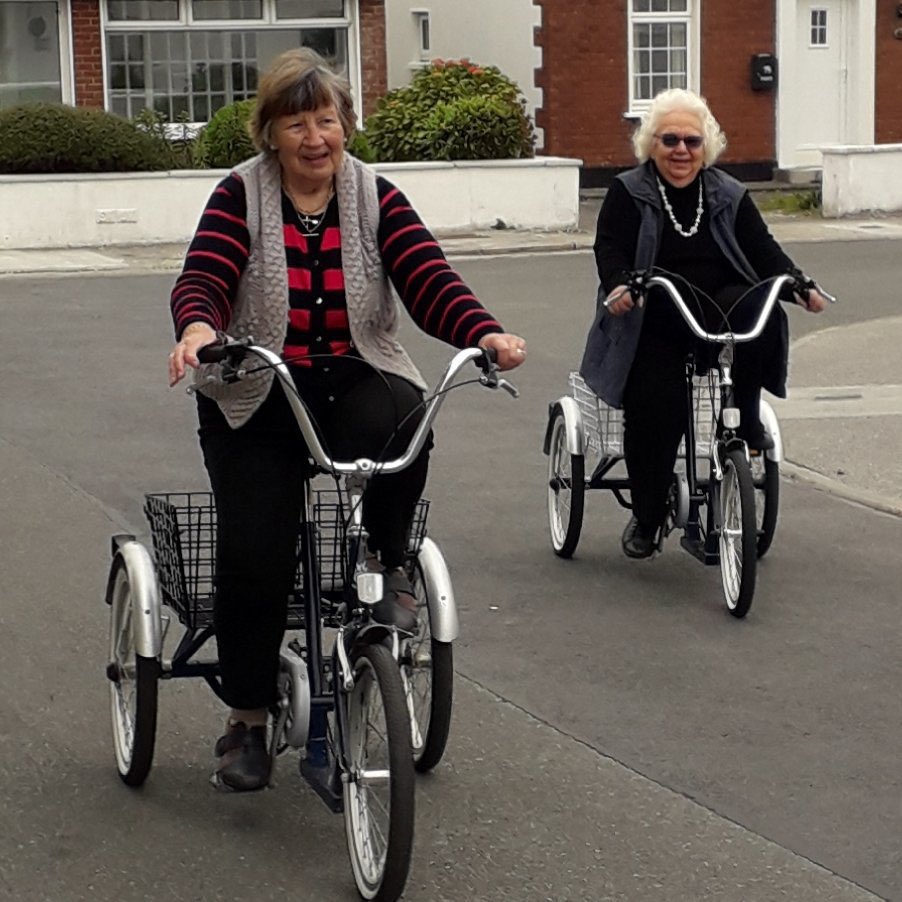LCyclable's tweet photo. Les élus qui utilisent le #handicap comme raison pour ne pas créer des pistes cyclables - et j’en connais! - montrent leur incapacité à se mettre à la place de l’autre et à repenser la société. Le vélo est le moyen de transport le plus démocratique et libérateur qui soit! https://t.co/MBNq0wqT5a