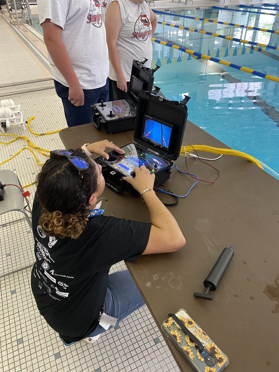 cruzteach's tweet photo. After almost immediately popping a fuse when putting our ROV in the water, I was able to use a fuse as a screwdriver and replace it to finally see what our ROV could do… thanks @etsu for letting us use the facility! @matecenter @PhotonProfessor #watergame https://t.co/8IQquxUsoj