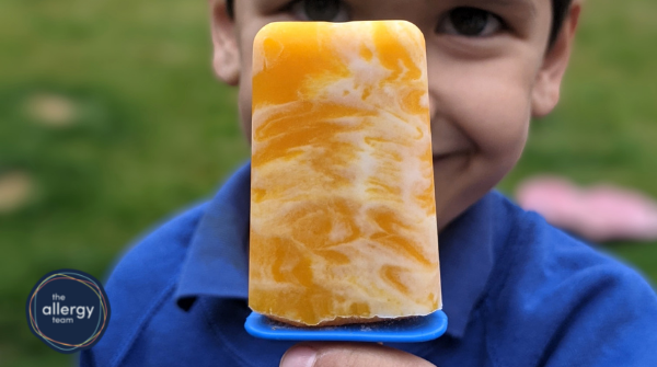 theallergyteam's tweet photo. ☀️ Keep cool this weekend with mango &amp; coconut ice lollies: lightly mix one can of mango pulp with one can of coconut milk, pour into ice lolly moulds and freeze. Enjoy! ☀️

#dairyfree #foodallergy #tropicalfruit #eggfree https://t.co/vabcAiRLDx