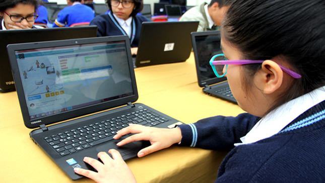 cvalverde_usmp's tweet photo. Alineados con el desarrollo de la competencia digital “Se desenvuelve en entornos virtuales generados por las TIC” del Minedu, las redes sociales son importantes aliados debido a que permiten interactuar con la información y gestionar una comunicación digital. https://t.co/932nH4hvW1