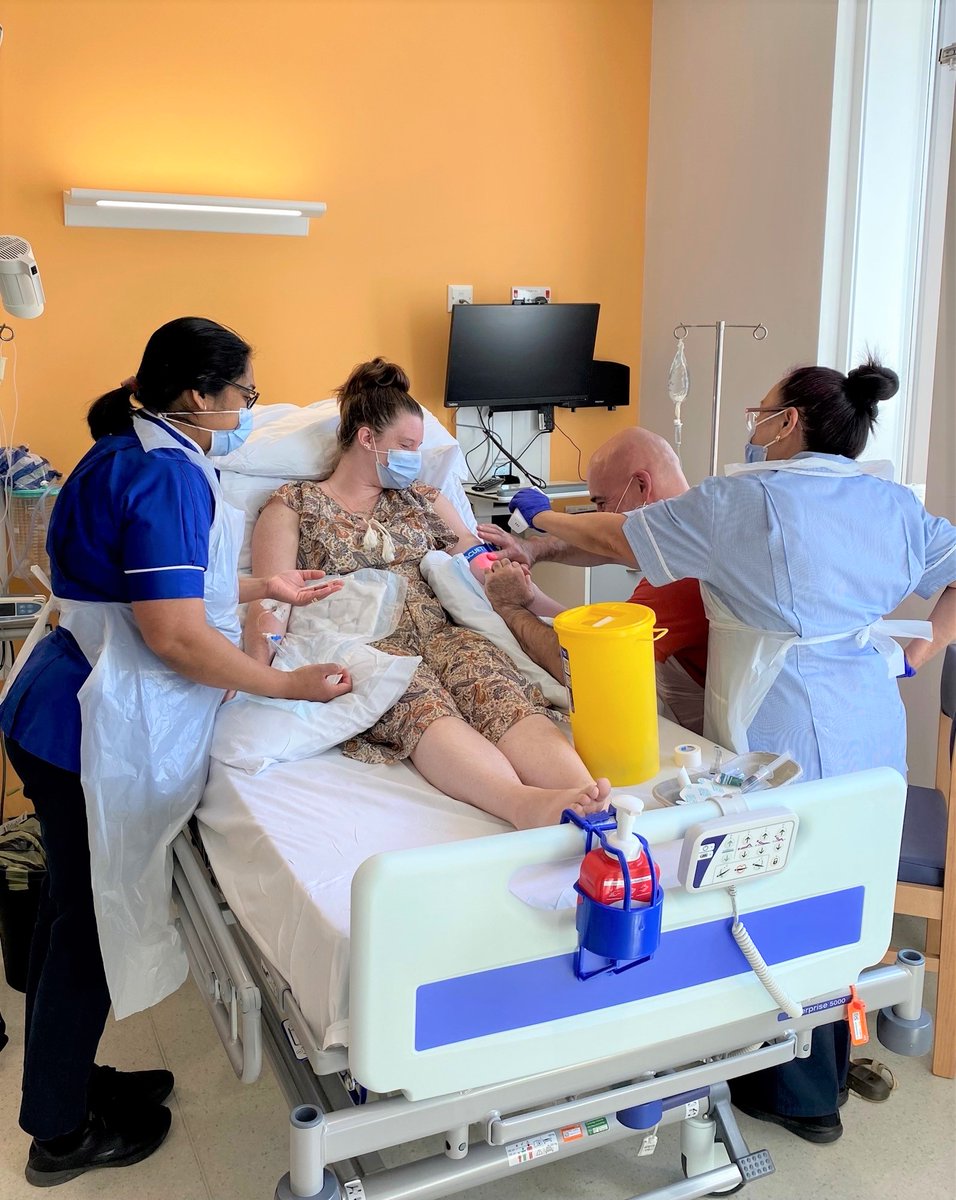 TrialsDiabetes's tweet photo. Our Sumatriptan study in full swing this morning with Dr Mark Evans and team at the Cambridge Clinical Research Centre @CUH_NHS @CUH_Diabetes 💉

#Research #diabetes #t1d #t2d https://t.co/PJhftCbDxW