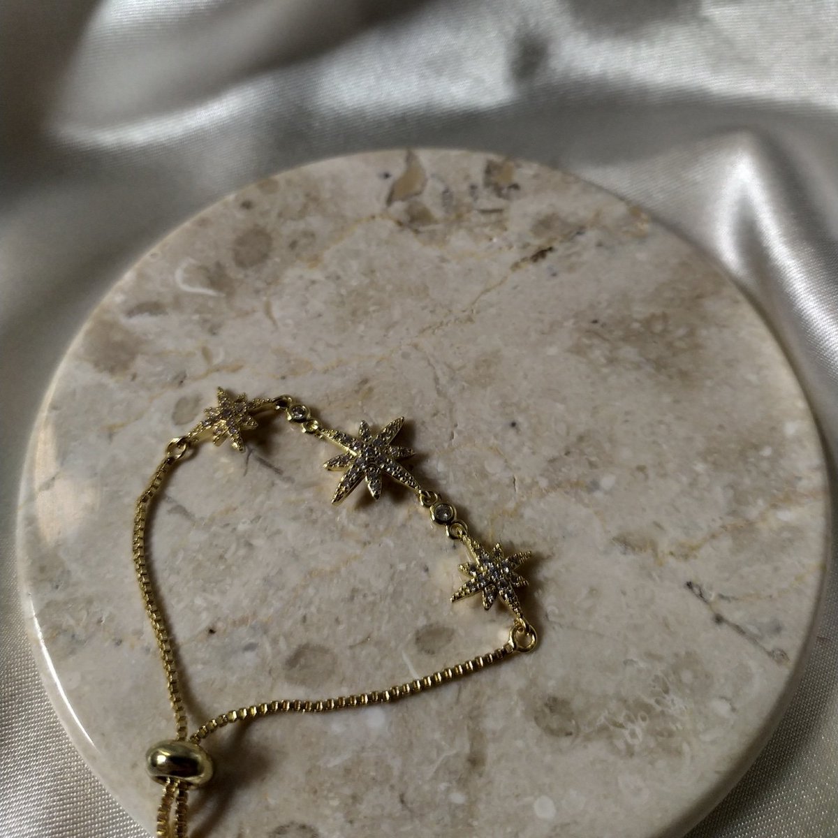 ge__liefde's tweet photo. ✨ starlet bracelet ✨
💸 50k https://t.co/ewyeif2rHS