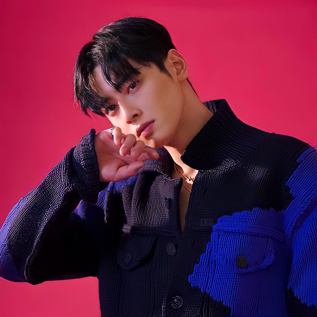 eunwoo pics tweet media