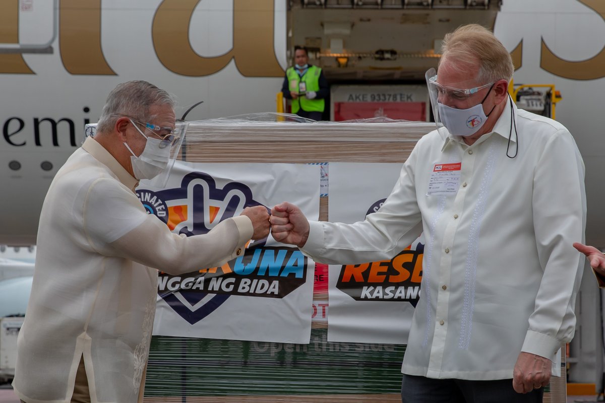 Thank you to Sec. <a href="/teddyboylocsin/">Teddy Locsin Jr.</a> for joining us in welcoming the arrival of 1.63 million more U.S.-donated Johnson &amp; Johnson COVID-19 vaccines today. Together with yesterday’s delivery, these more than 3.2M J&amp;J vaccines will help protect millions of Filipinos. #USPHThrivingAt75