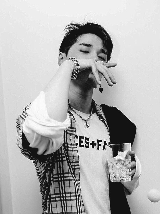 Dean is the name I go by, and I'm seeking new acquaintances to converse with, especially English based one. Drop a reply if you're intrigued to be my companionship. Everyone is welcome. Retweet is appreciated. 감사합니다!