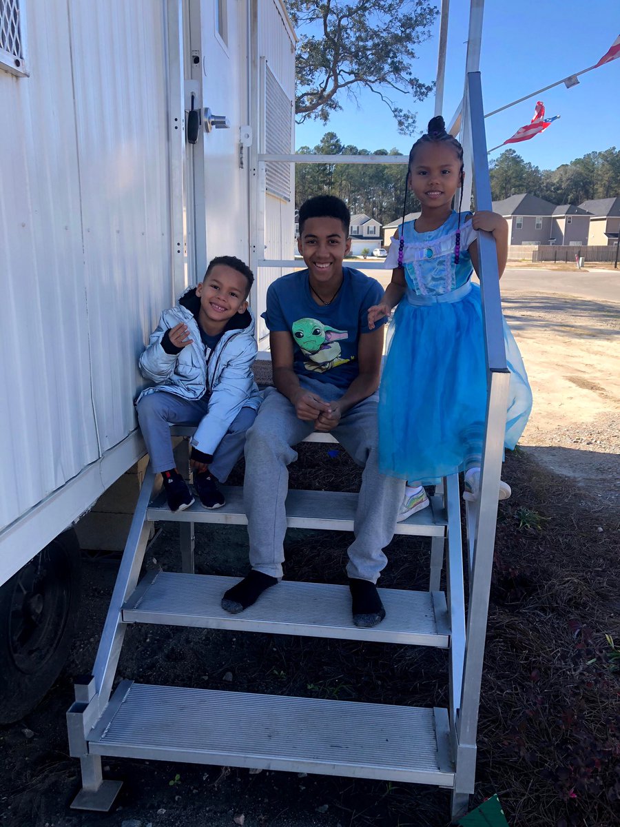 iamfavored's tweet photo. Probably the only one rare occasion I will actually post my kids on here. Just came to show y’all, I’m fine, educated, a business owner, and an absolute beast at making babies. I did that. #FourFoFour smart, cute, and well mannered. #Gang https://t.co/PjxFTivjnv