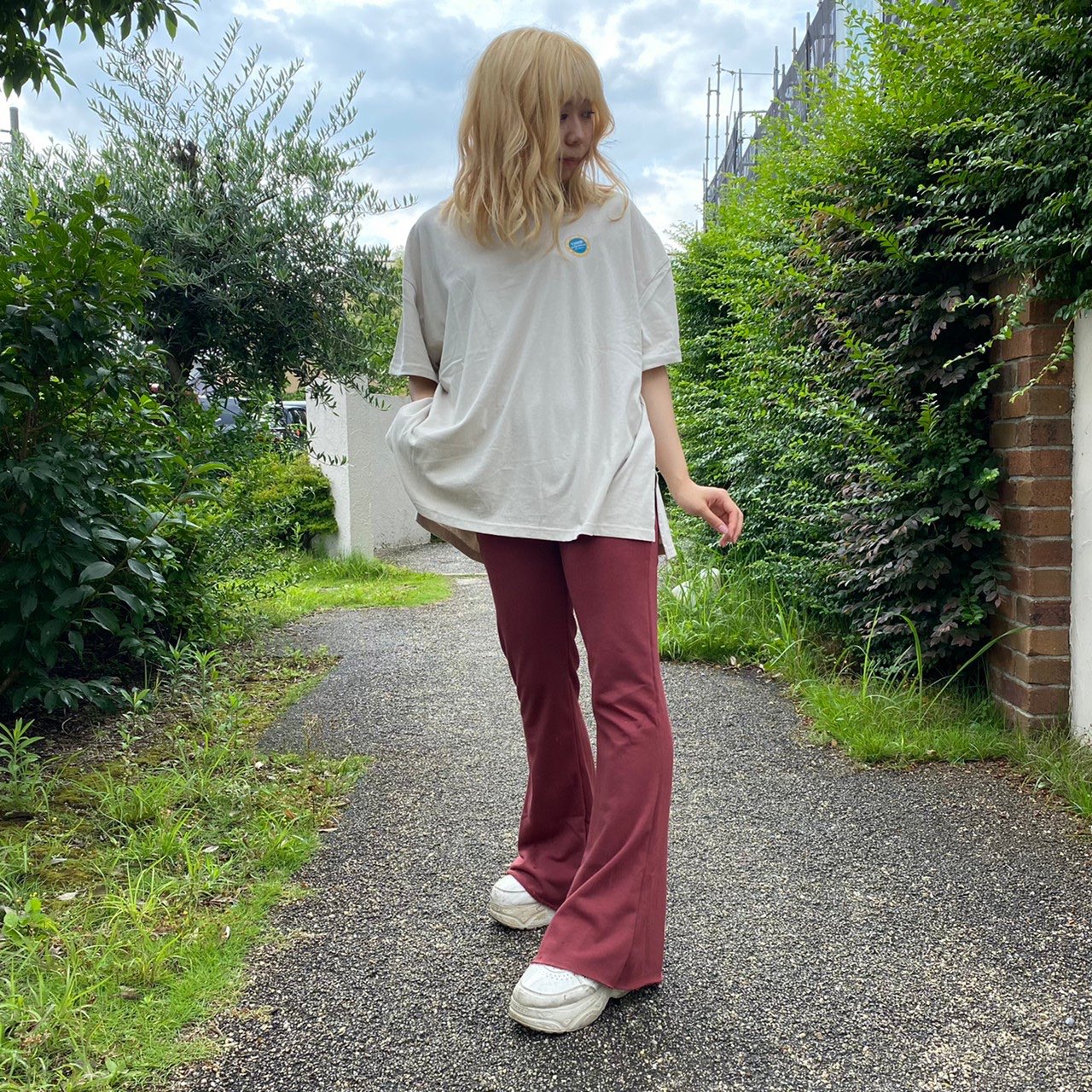 Sevens セブンズ 脚長効果ばつぐん 詐欺ボトム Sevens セブンズ Fashion プチプラ Followme ピープス女子 ピープス ストリート ストリート女子 Tシャツ トレンド ストリートファッション 着回し 韓国コーデ シャーリング フレアパンツ