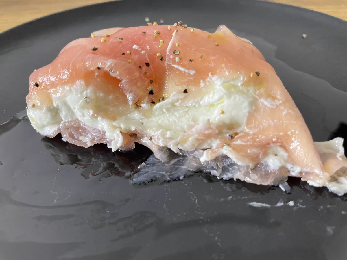 おつまみにも良さそう！水切りヨーグルトと生ハムを掛け合わせた食べ方がとっても美味しそう！