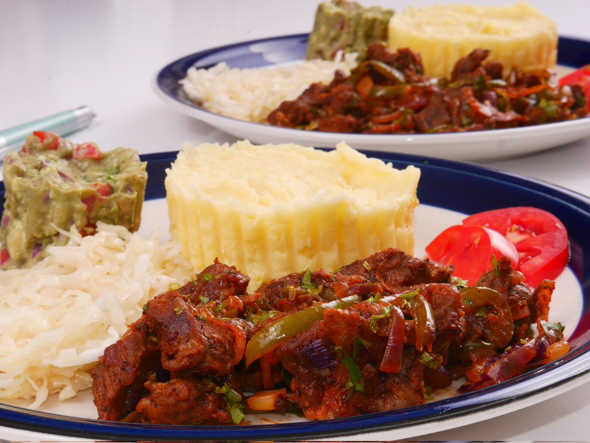 donnsfood's tweet photo. Mashed potatoes x wet fry beef x steamed cabbage x guacamole π
Deliciousness π
Also on our menu at Kshs. 300
Y'all placing ya' orders soon or nah?ππ€·πΎββοΈ
π· @ishootmodells
#food #foodblogger #foodblogging #Foodie #mashedpotatoes #wetfrybeef #guacamole #cookingwithmadonna https://t.co/6mcXPdlfTh