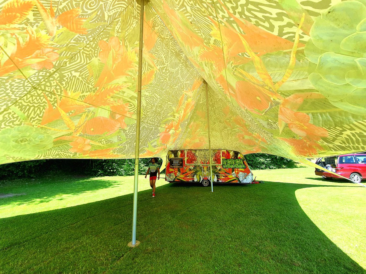 modularmoodsuk's tweet photo. All about the visuals 🤩 Our giant 21m x 16m looks just as good inside and out. Combined with our converted caravan bar/ dj booth you can guarantee your event has those wow factor vibes. #modularmoods #vibespecialists #marquee #marqueehire #marqueehiresheffield #starshadetent https://t.co/0W4P1t27i5