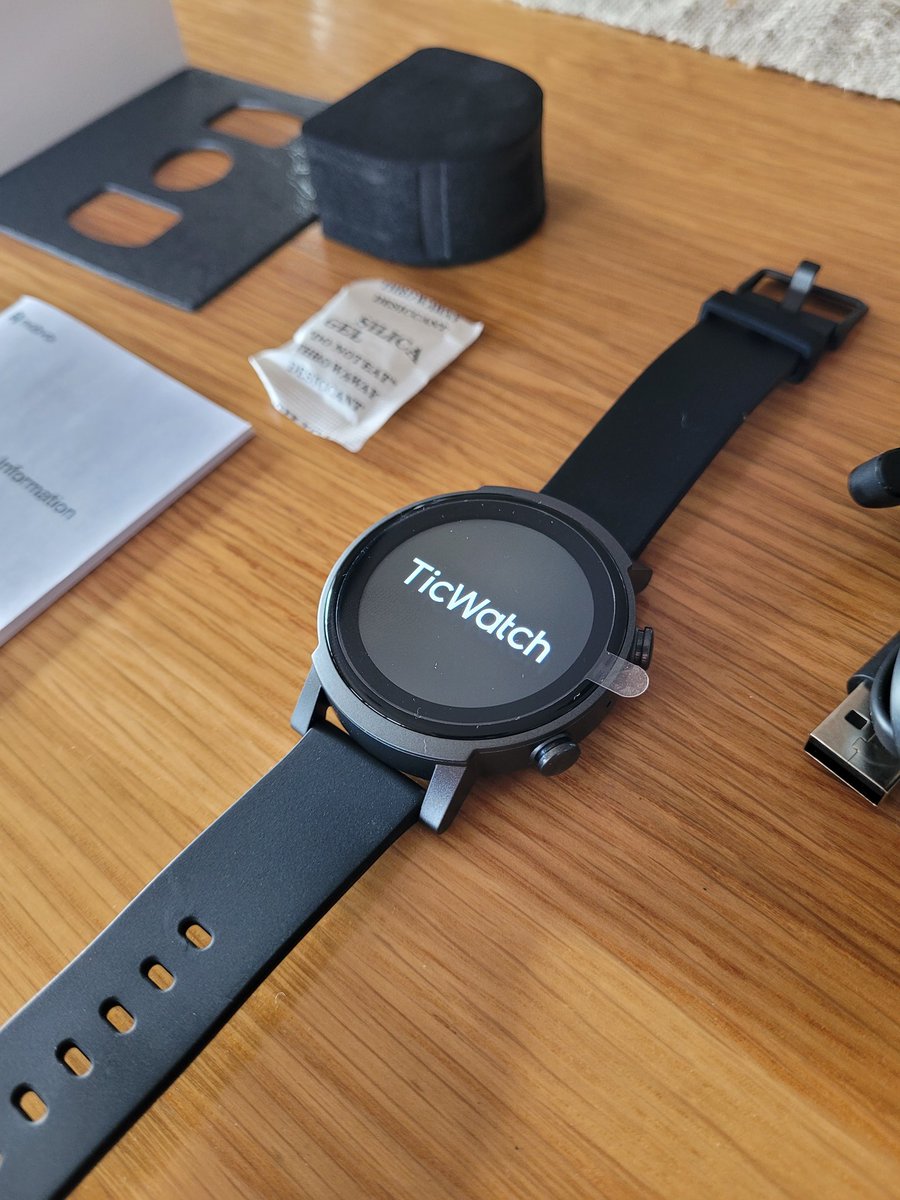 Unboxing of the TicWatch E3, ready for the 21 day HIIT challenge! ⌚

#hiitchallengewithTicWatchE3 

<a href="/Mobvoi_Official/">Mobvoi_Official</a> 

<a href="/AhmedSa78926943/">Ahmed Saeed</a> 
<a href="/jim_burke/">Jim</a> 
<a href="/ExerciseWatch21/">Fitness</a>