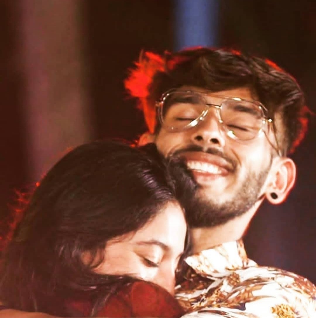 Reetika68027002's tweet photo. To me, you both are perfect. 
VYORUSHI IS AN EMOTION                                                                   #westanvyorushi https://t.co/enIAWciFZh
