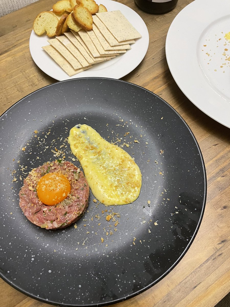 nickowen5's tweet image. Ok surely tonight 🙏@Travis_Mahoney #couchpeleton @CyclingCentral @mwkeenan