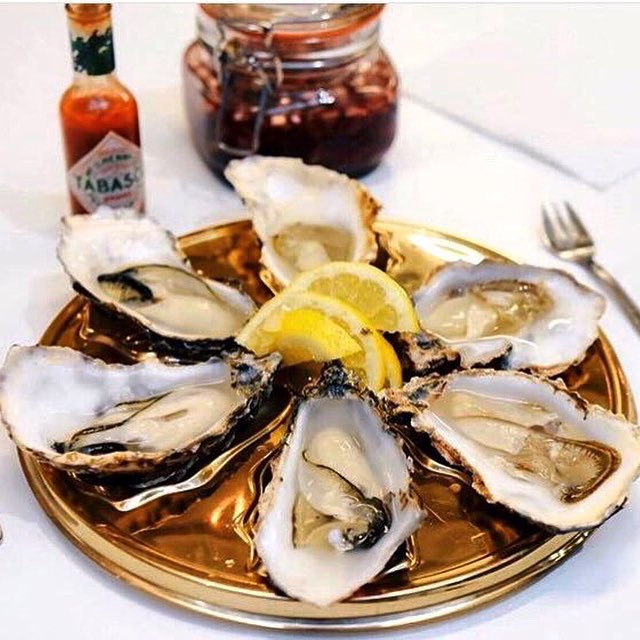 Sun is shining, the weather is sweet ☀️ 
Why don’t you come have half a dozen oysters as a treat 🦪