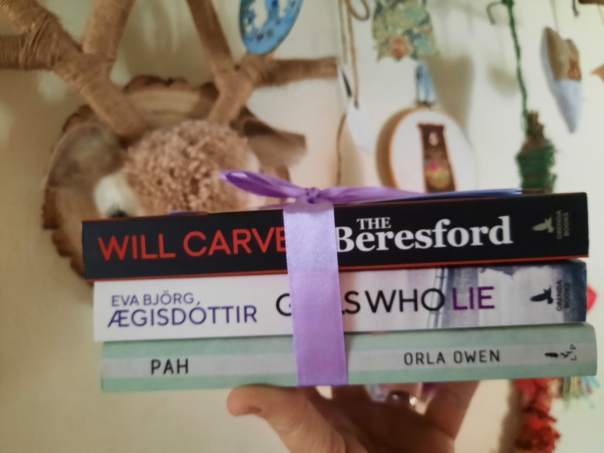 @bertsbooks Well how about this?
How quickly did these arrive?
I am so excited, thank you!
@OrendaBooks 
@orlaowenwriting #Pah
@evaaegisdottir #GirlsWhoLie
@will_carver #TheBeresford