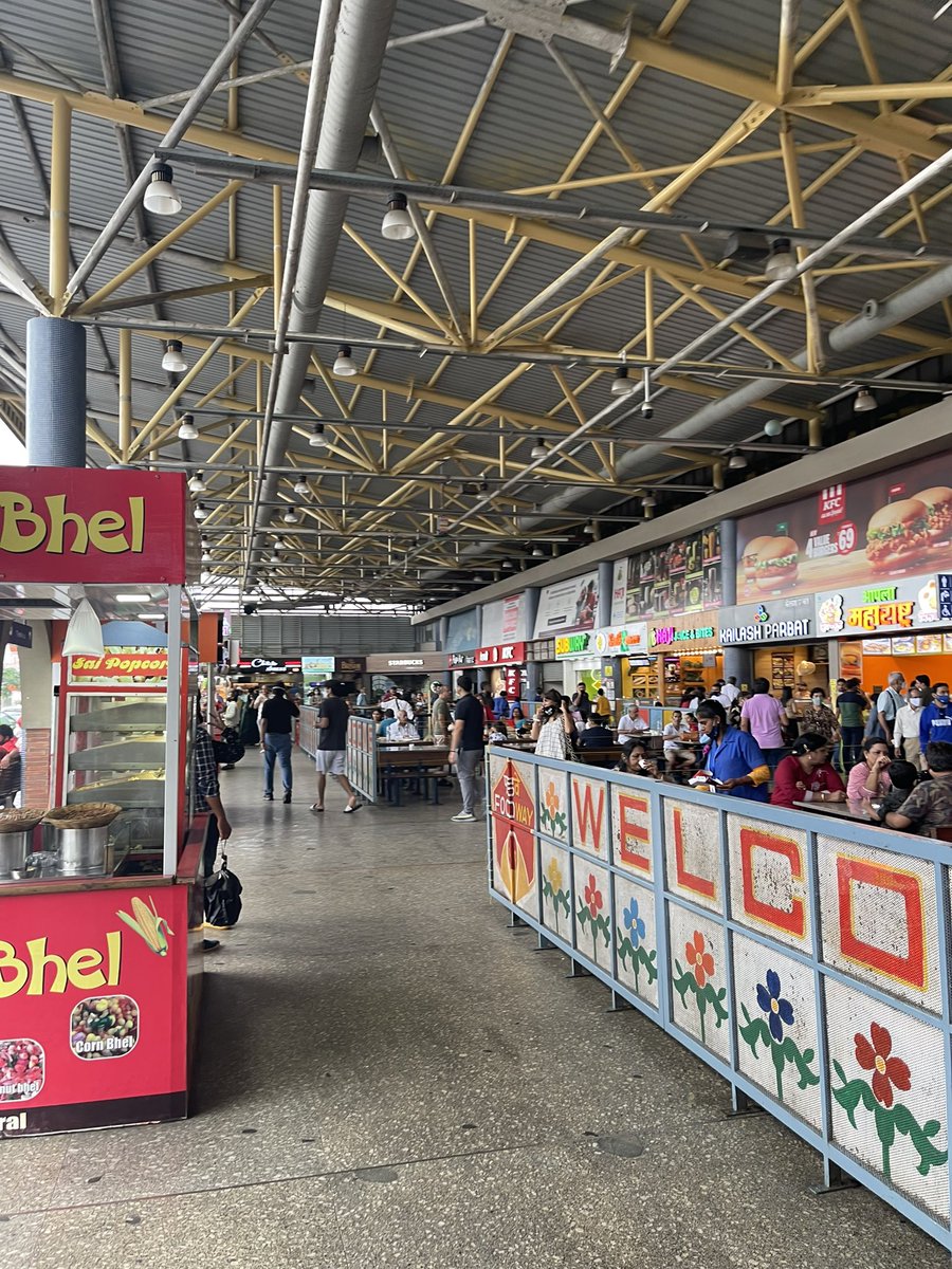 MANOJSAINANI's tweet photo. #mumbaipune  food court https://t.co/o4meSowWEE
