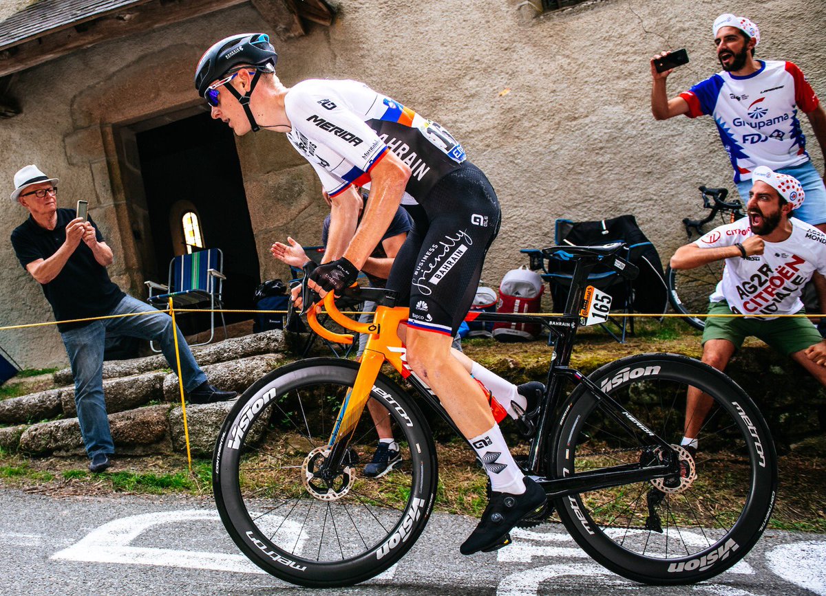 PrixAntargaz's tweet photo. 🔁 RT si tu penses que @matmohoric est le Super-combatif du #TDF2021 ! 🔴

#PrixAntargaz https://t.co/GELhO8kmQX