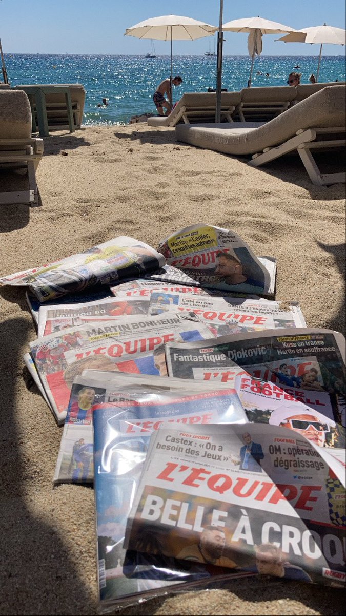 Merci <a href="/lequipe/">L'Équipe</a> <a href="/vincentduluc/">vincent duluc</a> pour avoir accompagné mes journées de vacances ⚽️☀️ #football #welovefootball #classic #plage