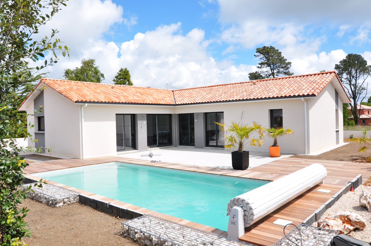 Quelle terrasse pour votre maison neuve ? 

Maisons Tradilignes, constructeur de maisons en Loire-Atlantique et Vendée, vous conseille pour l’implantation et la construction et de votre terrasse. 
Tous les détails sont par ici 👉👀bit.ly/3et71q4