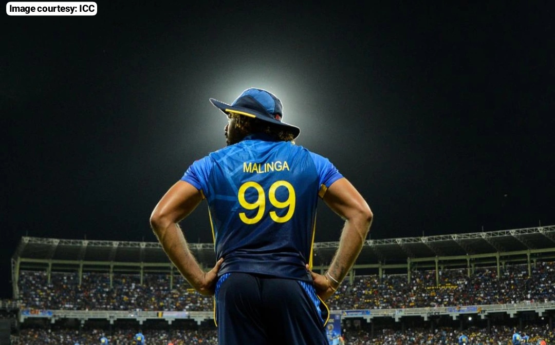 mipaltan's tweet image. 𝗠-𝗔-𝗟-𝗜-𝗡-𝗚-𝗔-𝗔-𝗔 💙 

A legendary chapter began #OnThisDay 17 years ago, when Lasith Malinga made his ODI debut 🤩

He is now the only bowler to pick three hat-tricks in ODI cricket 🤯

#OneFamily #MumbaiIndians @ninety9sl @ICC