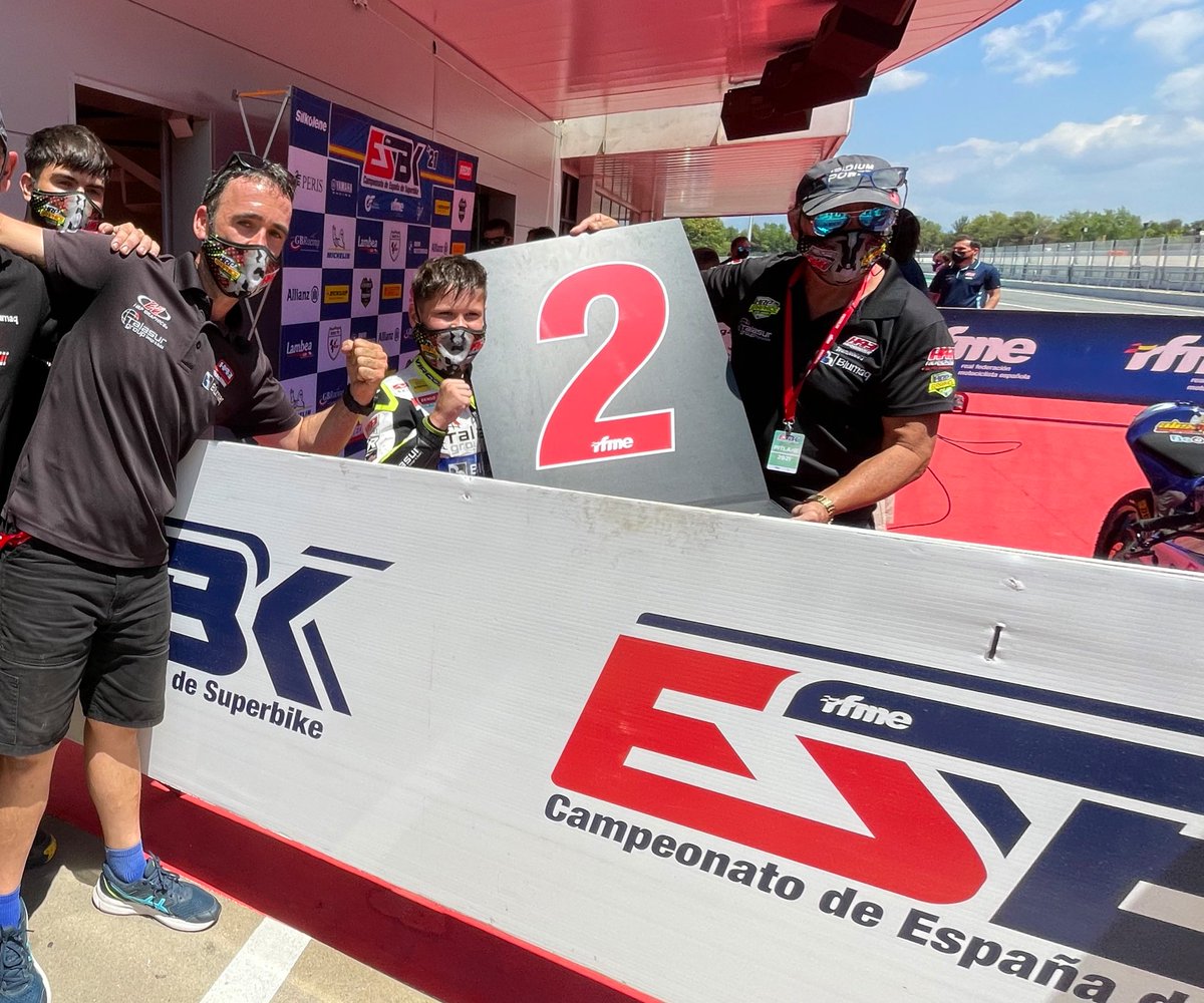 H43Team's tweet photo. ¡Segundo puesto para Carlos Cano en la primera carrera de Moto4! 🏆 https://t.co/13nyjy5WW8