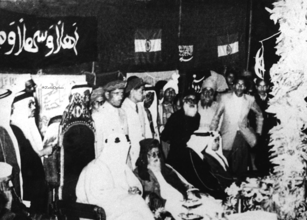 saeedmadani3's tweet photo. قال الشيخ عمر بري: مكث السيد حسين أحمد المدني الفيض آبادي يفسر آية (لا إكراه في الدين) ما يقارب ١٤ ساعة أو تزيد في ٧ دروس في الحرم النبوي الشريف. https://t.co/6D1NJs0yDx
