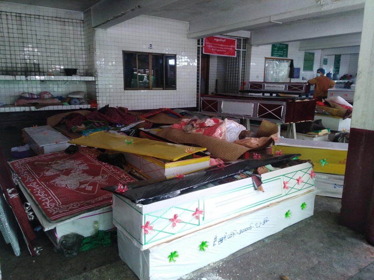 TW// Dead bodies are seen piling up at the Htein Pin cemetery, one of Yangon’s four cemeteries on Saturday and I am told more bodies keep coming, now charity ambulances are carrying two or three bodies per one route. 
Pics sent to me by CJ 
#WhatsHappeningInMyanmar #Covid19