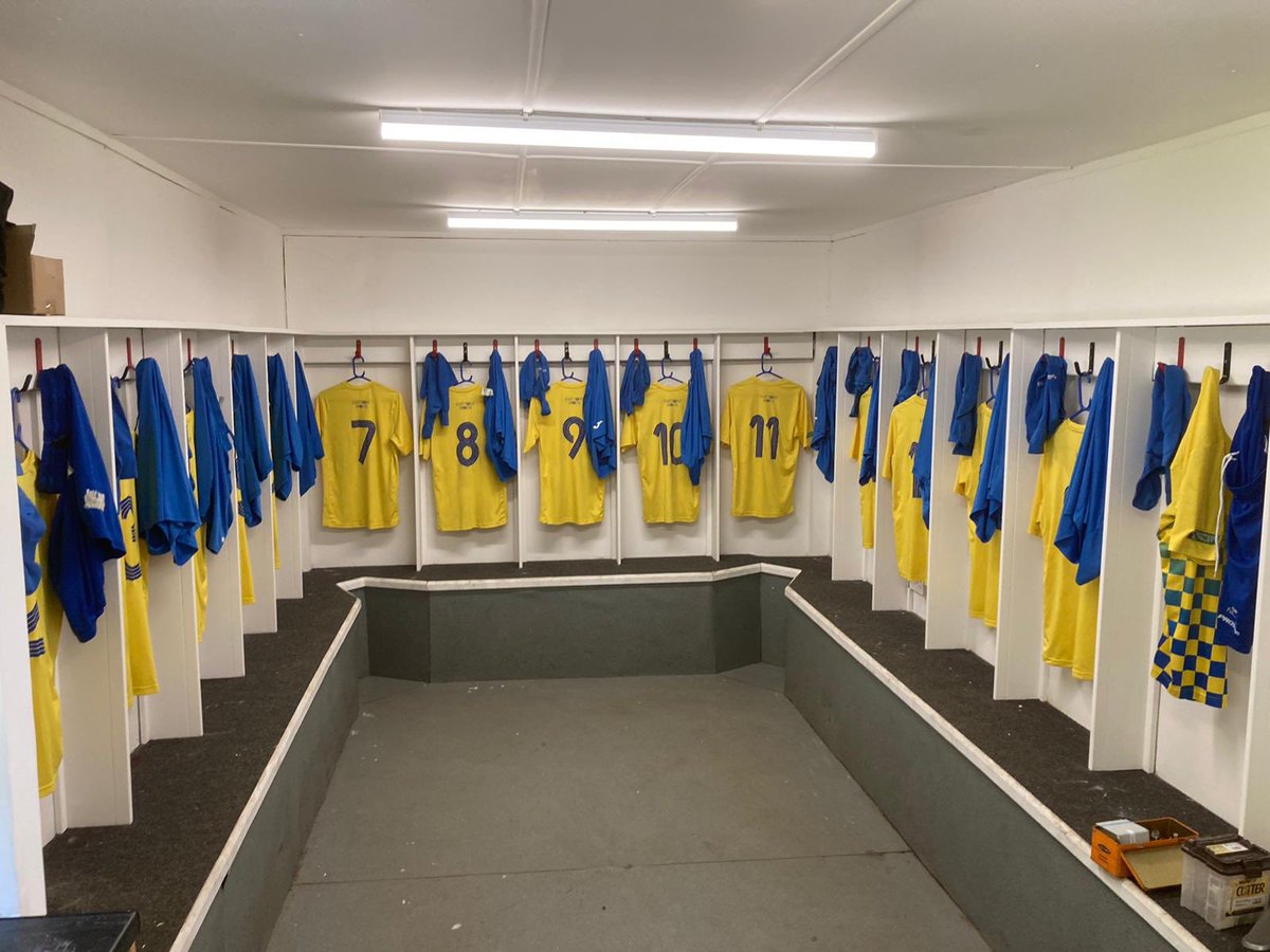 Thetfordrovers's tweet photo. Kit at Euston laid out for the Reserves game today in the changing room with work completed. 👍🏻

Work on dugouts complete. 👍🏻

Top work from hard working volunteers.

#rovers https://t.co/pFYqxFn2ab