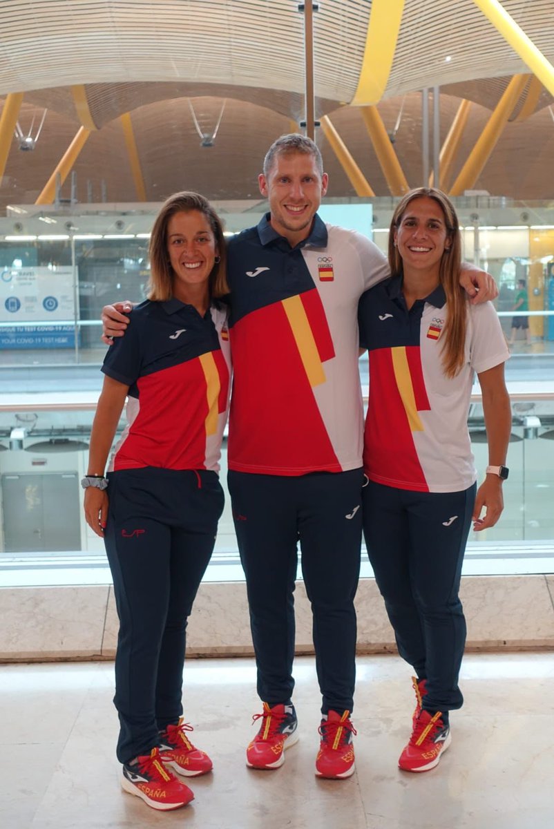 ¡Rumbo a Tokio! 🏑 Toda la suerte del mundo a nuestros jugadores, jugadoras y staff: Llorenç Piera, David Alegre, Xavi Lleonart, Roc Oliva, Vicenç Ruiz, Xantal Giné, Melani García y Alberto Ruiz.