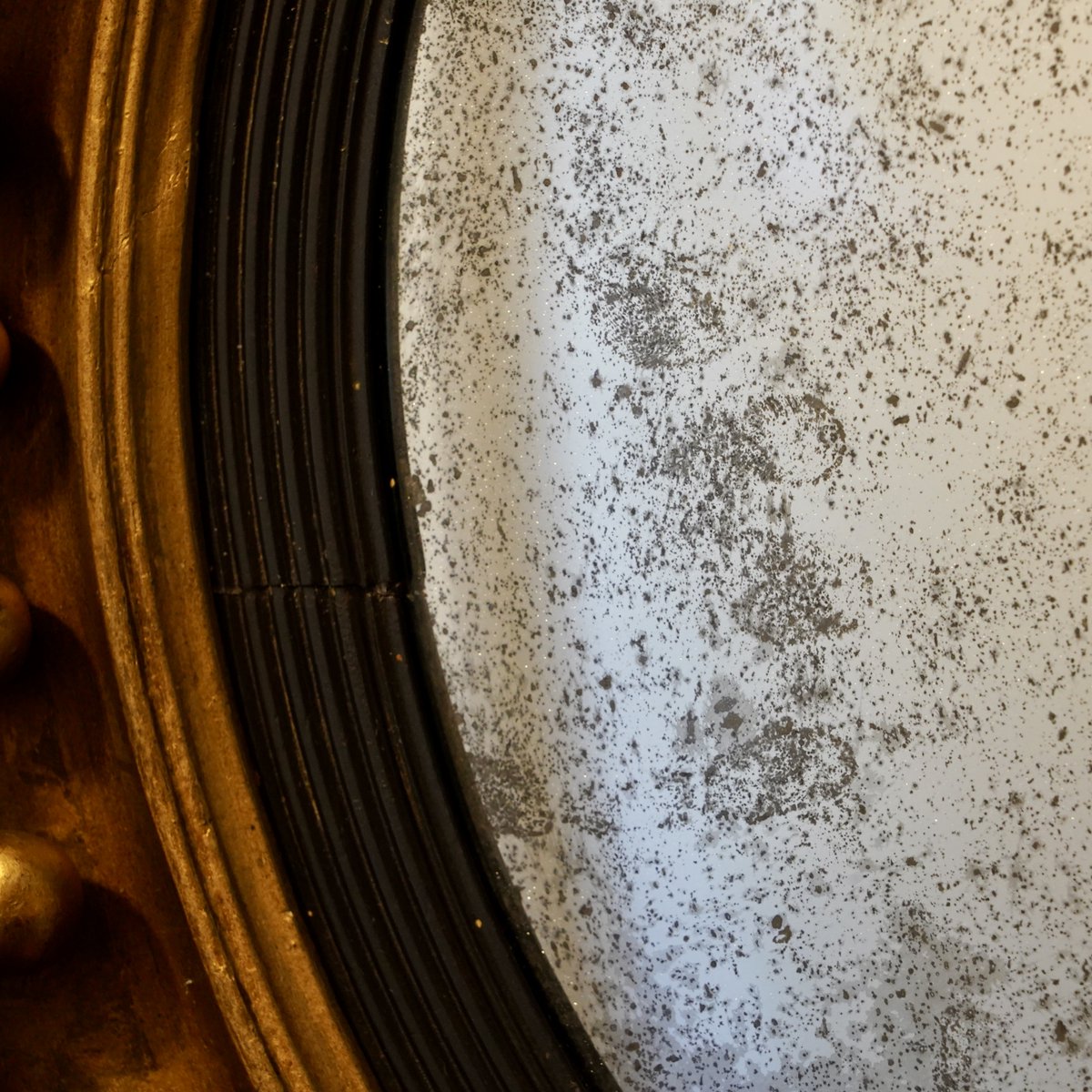 DevonMarsh1's tweet photo. This tired old mirror bears the fingerprints of a 19th-century craftsman who handled the newly-silvered glass. Whereโs that hand now? Its ghostly impression has touched more faces than its owner could have imagined.
#convexmirror #ghostintheglass #hauntedreflection https://t.co/5S0rdC10Tr