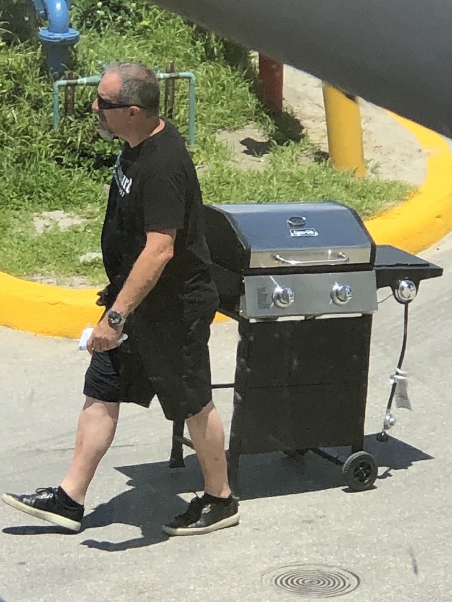 The updates are dropping like mangos in summer! 🥭🥭

Here’s what happened at the Proud Boys “Coastal Patriots Beach Bash” today in Dania Beach: It lasted a whole 10 minutes before they got kicked out by the lifeguard and had to drag all their junk back to their cars. 👇👇