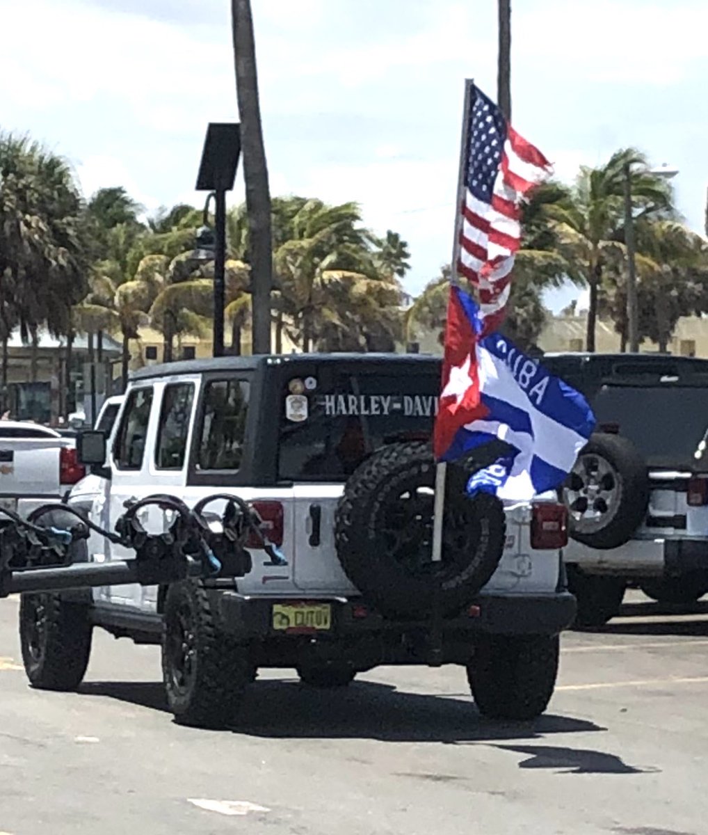 In the red shirt and wannabe fisherman hat we have Keith Burwell, aka “TANK BFFB lord of broward” 🤣 and to the right holding a soda cup 🥤 with caca water is Floridians First leader Gabe Carrera. 

Keep a look out for his car because he’s headed to Miami for a Cuba rally today.