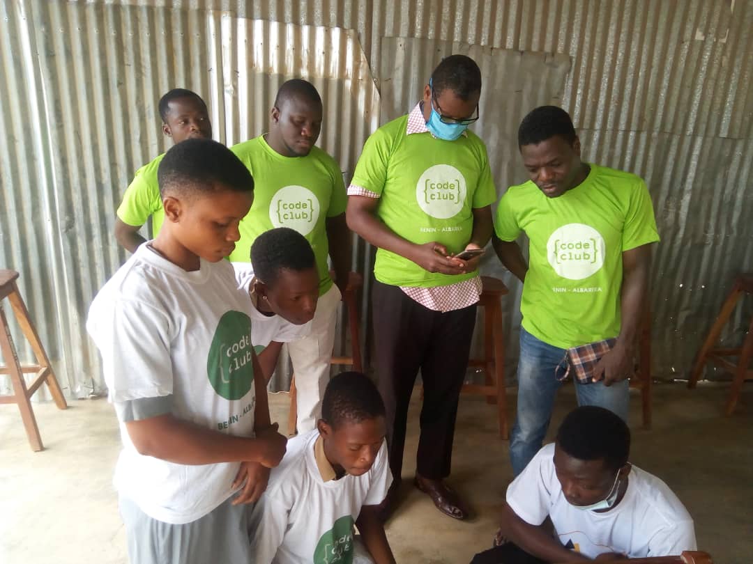 KpatindeMathias's tweet image. Merci à Impalabridge et aux ports de Cotonou et d&apos;Anvers pour cette initiation à techno-pédagogie dans le carde de la journée d&apos;innovation pédagogique par le numérique ayant lieu Bénin grâce au Code Club Bénin Albarika. #Port_De_cotonou #ImpalaEdTech @ImpalaBridge @edulab_techno