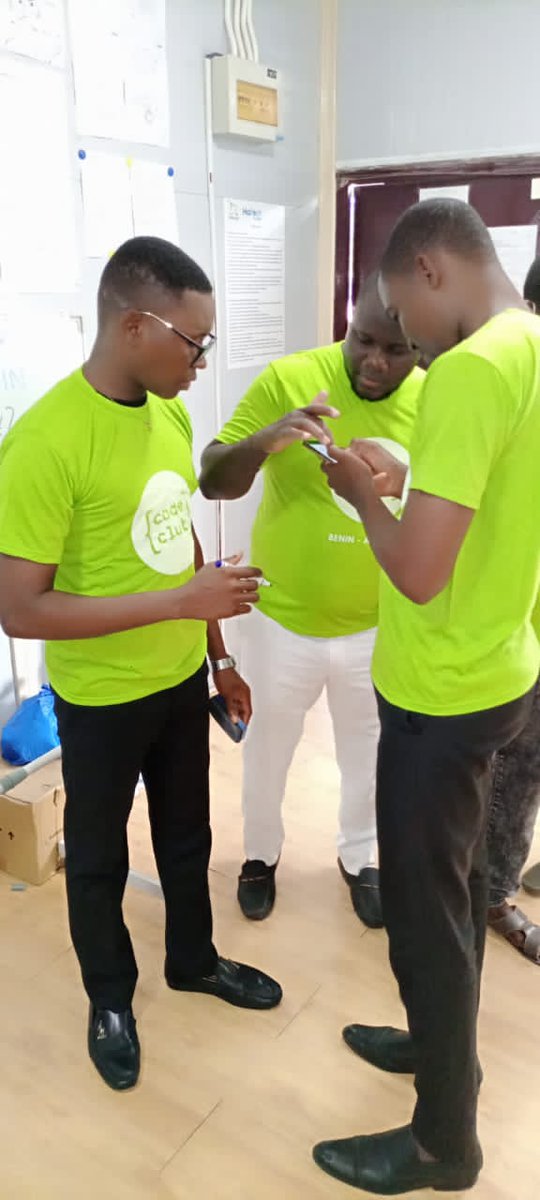 KpatindeMathias's tweet image. Merci à Impalabridge et aux ports de Cotonou et d&apos;Anvers pour cette initiation à techno-pédagogie dans le carde de la journée d&apos;innovation pédagogique par le numérique ayant lieu Bénin grâce au Code Club Bénin Albarika. #Port_De_cotonou #ImpalaEdTech @ImpalaBridge @edulab_techno