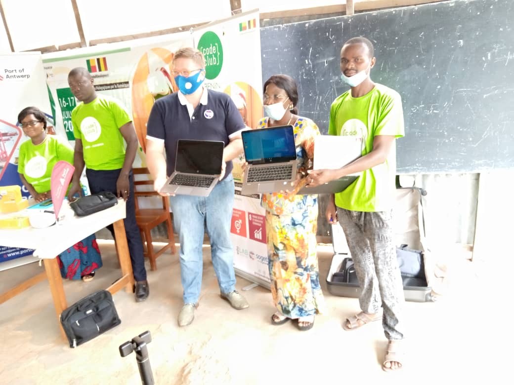 KpatindeMathias's tweet image. Merci à Impalabridge et aux ports de Cotonou et d&apos;Anvers pour cette initiation à techno-pédagogie dans le carde de la journée d&apos;innovation pédagogique par le numérique ayant lieu Bénin grâce au Code Club Bénin Albarika. #Port_De_cotonou #ImpalaEdTech @ImpalaBridge @edulab_techno