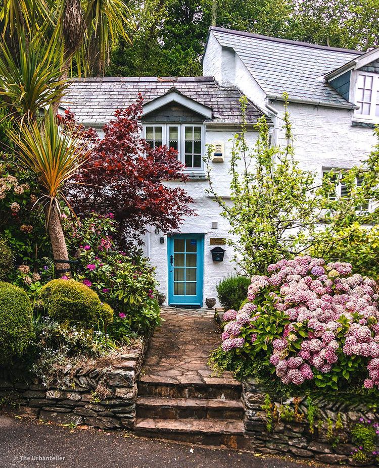 Quaintlyuk's tweet photo. 🌻 Summer staycation anyone? 🌻
😍 Polperro is such a beautiful part of Britain
📷 @theurbanteller
📍 Polperro
#visitbritain #lovebritishlifestyle #quaintlyandco #quaintlyuk #explorebritain #thisprettyengland #britaininbloom #summerinbritain #polperro #cornwall https://t.co/FcFzhuudZu