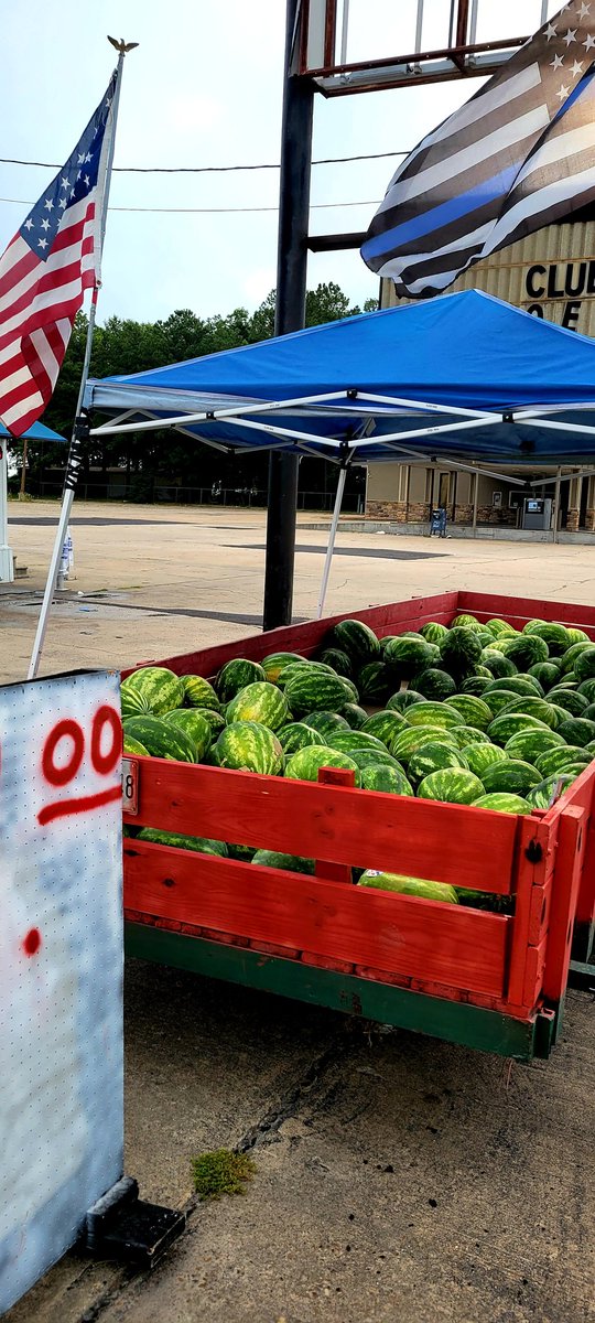 NEAMarketplace's tweet image. Get one of Hillbilly Nate&apos;s Famous Missouri Watermelons today at the NEA Outdoor Marketplace across from the Holiday Inn by the ice machine.