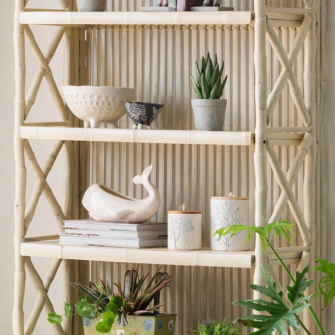 Sade, ferah ve dinlendirici bir köşe...🌿
Hemen perabulvari.com'u ziyaret et, birbirinden göz alıcı vazo ve saksı modelleri ile yaşam alanının havasını değiştir.  
#PeraBulvarı #dekorasyon #dekoratif #aksesuar #decoration #homedecoration #vazo #vazomodelleri