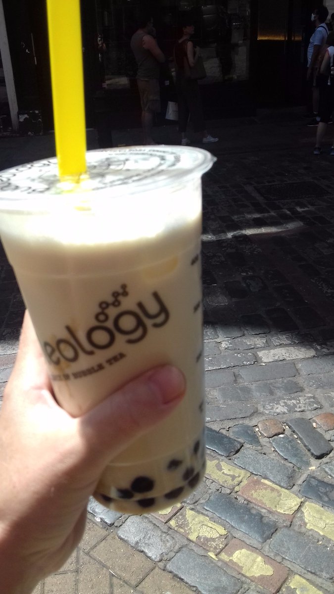 Today actually feels like Summer. Perfect time for some bubble tea! #tea #Sunshine